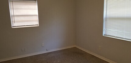 2450 13th Ave S in St. Petersburg, FL - Building Photo - Building Photo