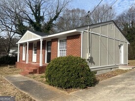 1695 E Broad St in Athens, GA - Building Photo