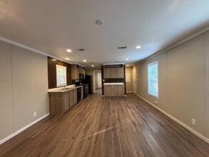 231 Fryer St in Conroe, TX - Building Photo - Building Photo