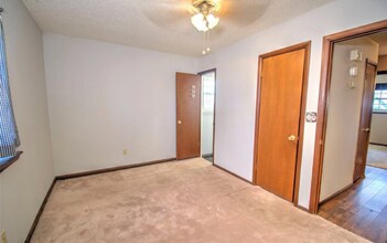 516 Warwick Dr in Muskogee, OK - Foto de edificio - Building Photo