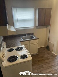 1201 E 43rd St photo'