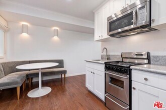 609 N Doheny Dr in Beverly Hills, CA - Building Photo - Building Photo