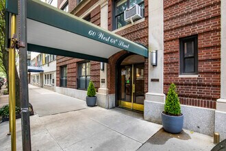 60 W 68th St in New York, NY - Building Photo - Building Photo