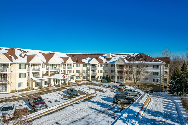 Grameracy Park in Plymouth, MN - Foto de edificio - Building Photo