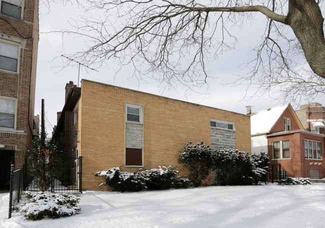 6950 S Cregier Ave in Chicago, IL - Building Photo - Building Photo