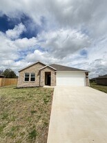 376 Texas Ave in Farmington, AR - Building Photo