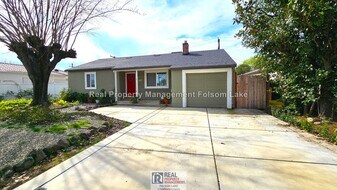 814 Rumsey Way in Folsom, CA - Building Photo