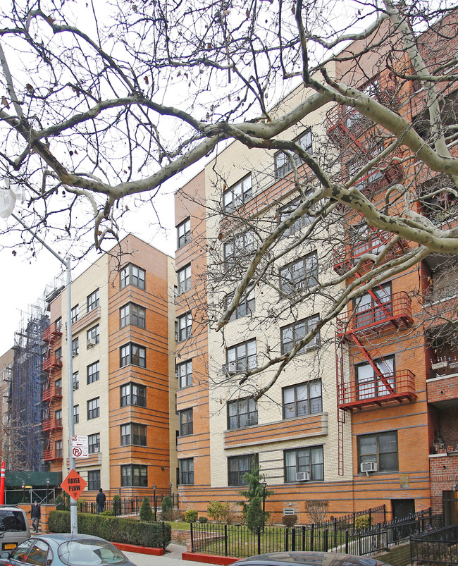 120 Ocean Pky in Brooklyn, NY - Building Photo - Building Photo