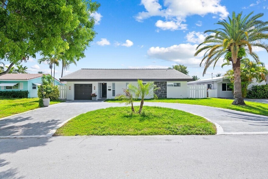 420 SE 13th Ave in Pompano Beach, FL - Building Photo