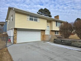 725 Elton Hills Dr NW in Rochester, MN - Building Photo