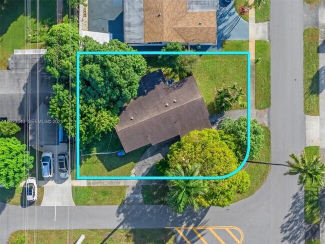 601 SW 64th Pkwy in Pembroke Pines, FL - Building Photo - Building Photo