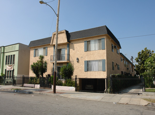 1025 N Mariposa Ave in Los Angeles, CA - Building Photo - Building Photo