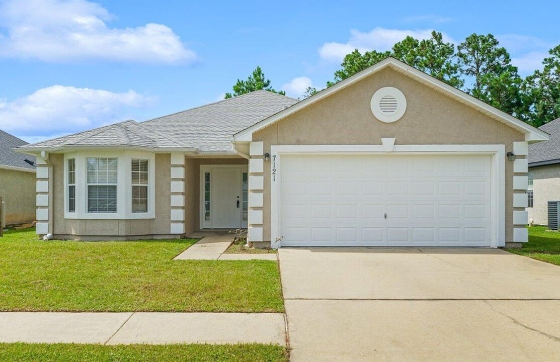 7121 Melissa Elaine Dr in Panama City Beach, FL - Building Photo