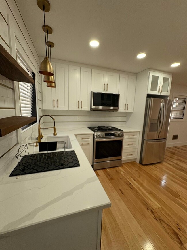 17 Zabriskie St in Hackensack, NJ - Building Photo - Building Photo