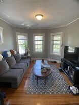 835 Fellsway in Medford, MA - Building Photo