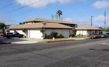 1718 E Mariposa Ave in El Segundo, CA - Building Photo - Building Photo