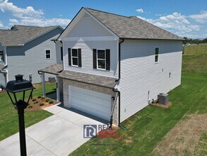17 Arrington Dr in Adairsville, GA - Foto de edificio - Building Photo