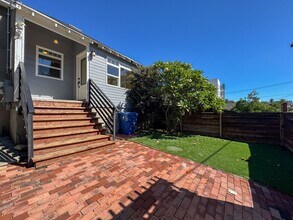 1559 W Court St in Los Angeles, CA - Building Photo - Building Photo