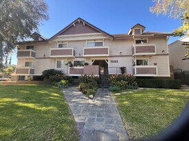 7003 Haskell Ave in Los Angeles, CA - Building Photo