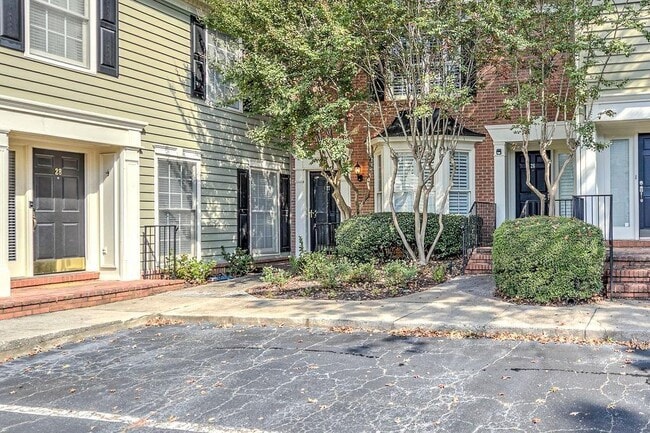 property at 27 Mt Vernon Cir