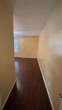 7816 Comal St photo'