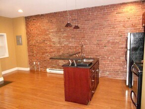 98 Knight St in Providence, RI - Building Photo - Building Photo