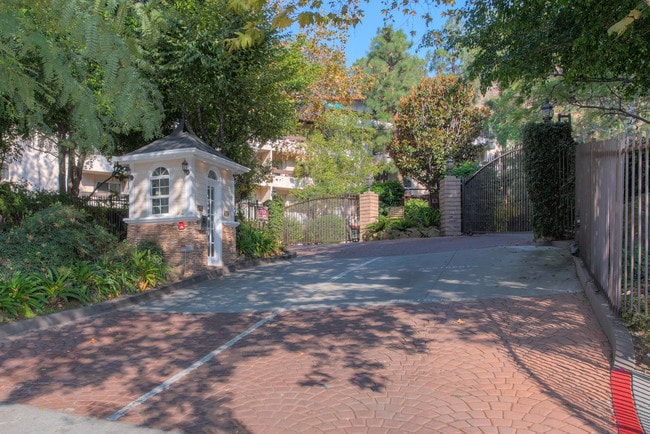 property at 2700 Cahuenga Blvd E