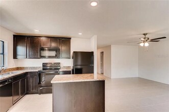 625 Malaga Ave in Deltona, FL - Building Photo - Building Photo