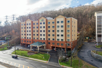 Furnished Studio - Elmsford in Elmsford, NY - Foto de edificio - Building Photo