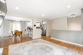 186 Tomahawk Trail in Sparta, NJ - Building Photo - Building Photo