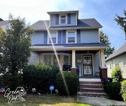 1052 Quilliams Rd in Cleveland Heights, OH - Building Photo