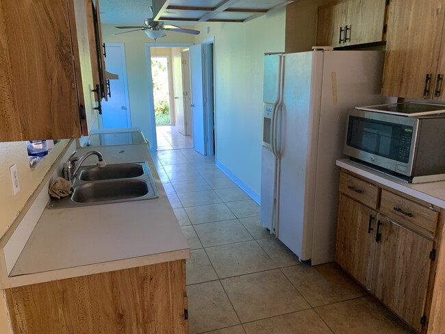 7121 Burnsville St in Englewood, FL - Building Photo - Building Photo