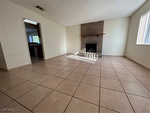 7408 Alta Dr in Las Vegas, NV - Building Photo - Building Photo