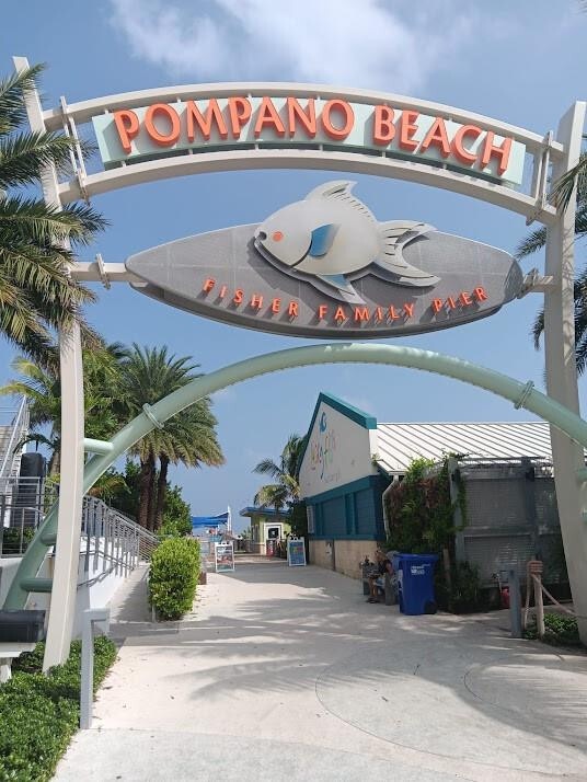 305 N Pompano Beach Blvd in Pompano Beach, FL - Foto de edificio - Building Photo