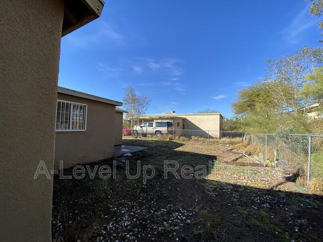 1259 S Camino Del Sierra in Tucson, AZ - Building Photo - Building Photo