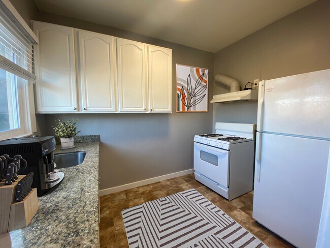 2044 International Blvd - Sunny Studios an