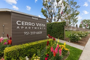 Cerro Vista Apartments in Riverside, CA - Building Photo