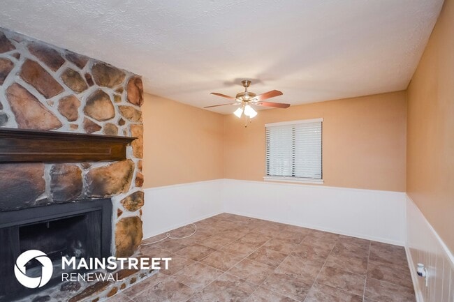 1912 Singer Way in Lithonia, GA - Foto de edificio - Building Photo