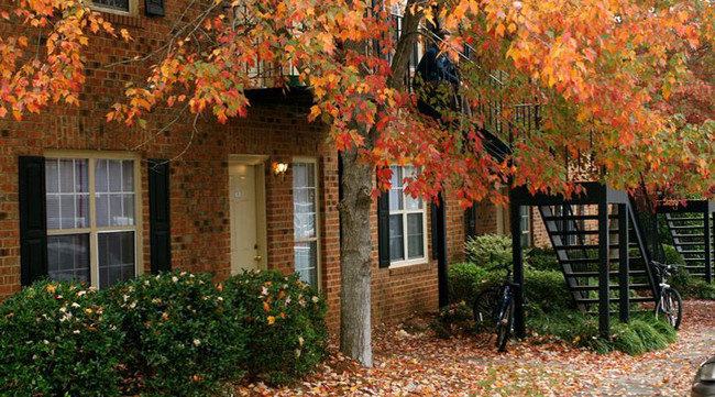 Waterford Place (Student Housing) in Athens, GA - Building Photo - Building Photo