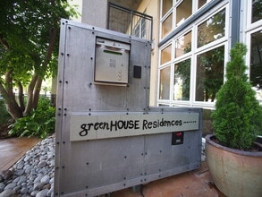 275 S Harrison St, Unit 505 in Denver, CO - Building Photo - Building Photo