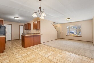 Whispering Woods in Sioux Falls, SD - Foto de edificio - Building Photo