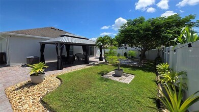 3729 Brambly Ave in St. Cloud, FL - Foto de edificio - Building Photo