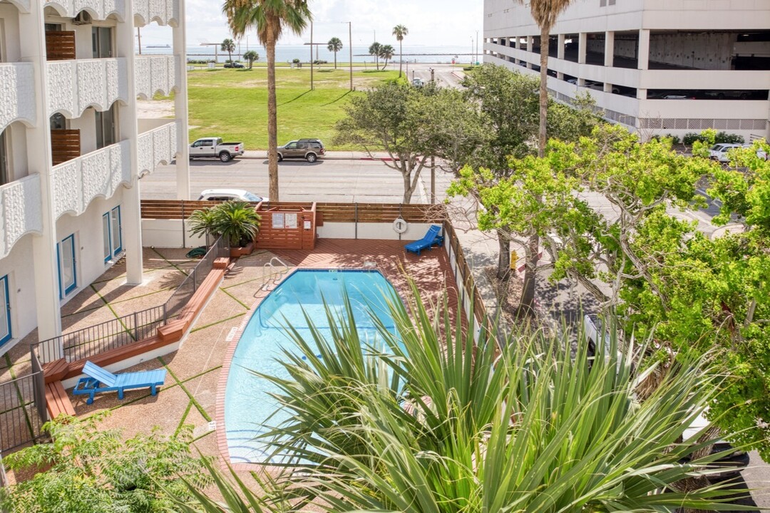 North Water in Corpus Christi, TX - Foto de edificio