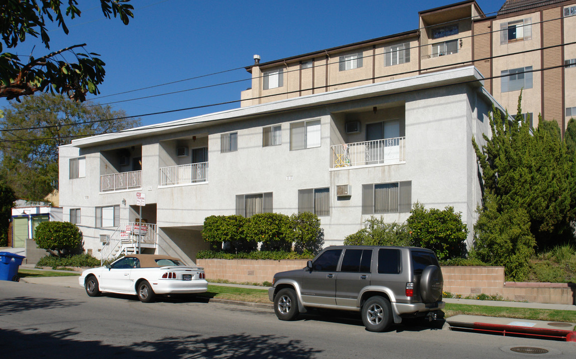 10353 Almayo Ave in Los Angeles, CA - Building Photo