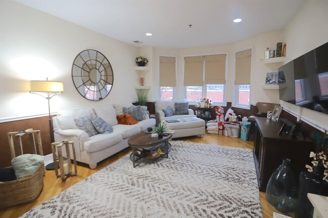 property at 915 Madison St