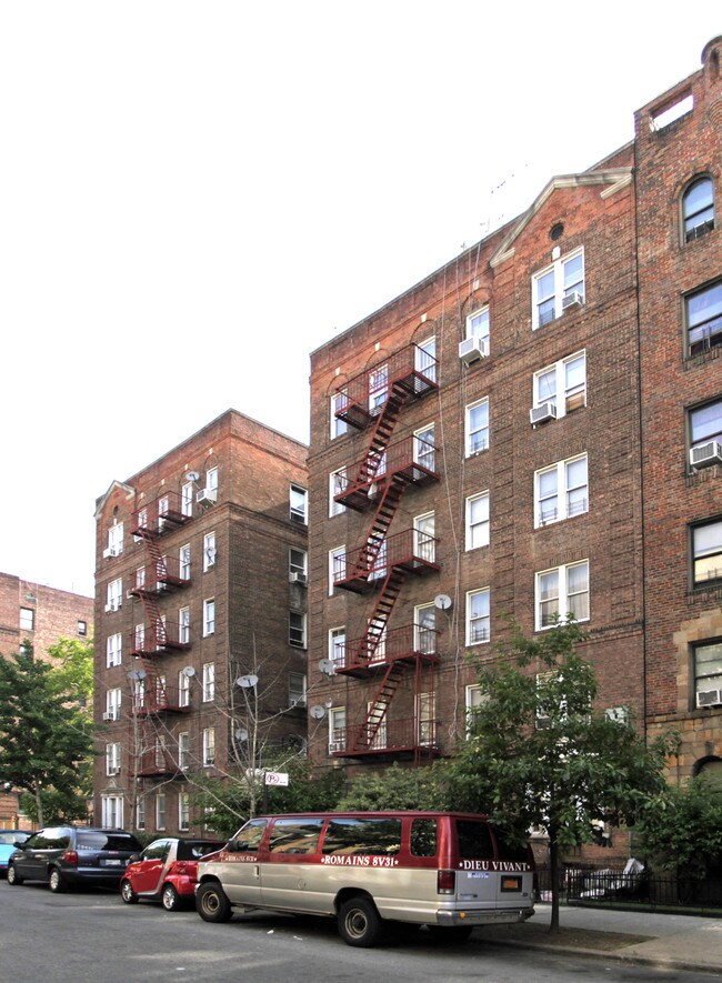 191 E 17th St in Brooklyn, NY - Foto de edificio - Building Photo