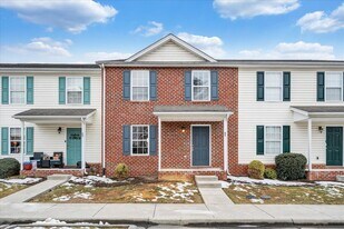 Charleston Place in Christiansburg, VA - Building Photo