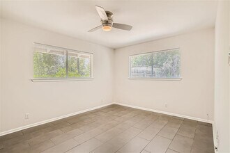 2202 Colfax Ave in Austin, TX - Building Photo - Building Photo