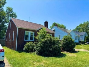815 Detroit Ave in Youngstown, OH - Building Photo - Building Photo