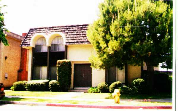 1717 California St in Huntington Beach, CA - Building Photo